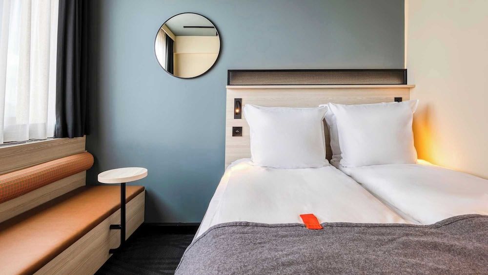 Citybox Brussels Double Room Small 3