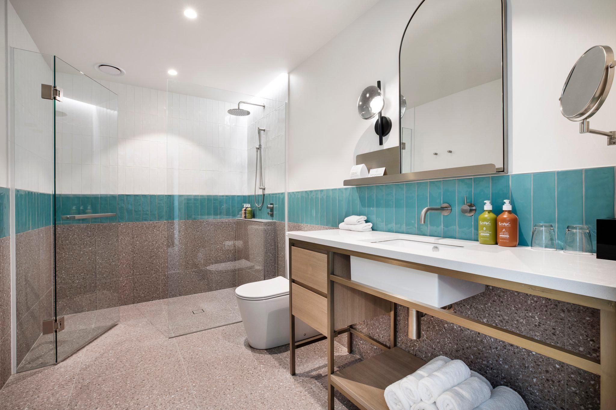 Holiday Inn & Suites Geelong By IHG 1 King Suite Dining Kitchenette 2