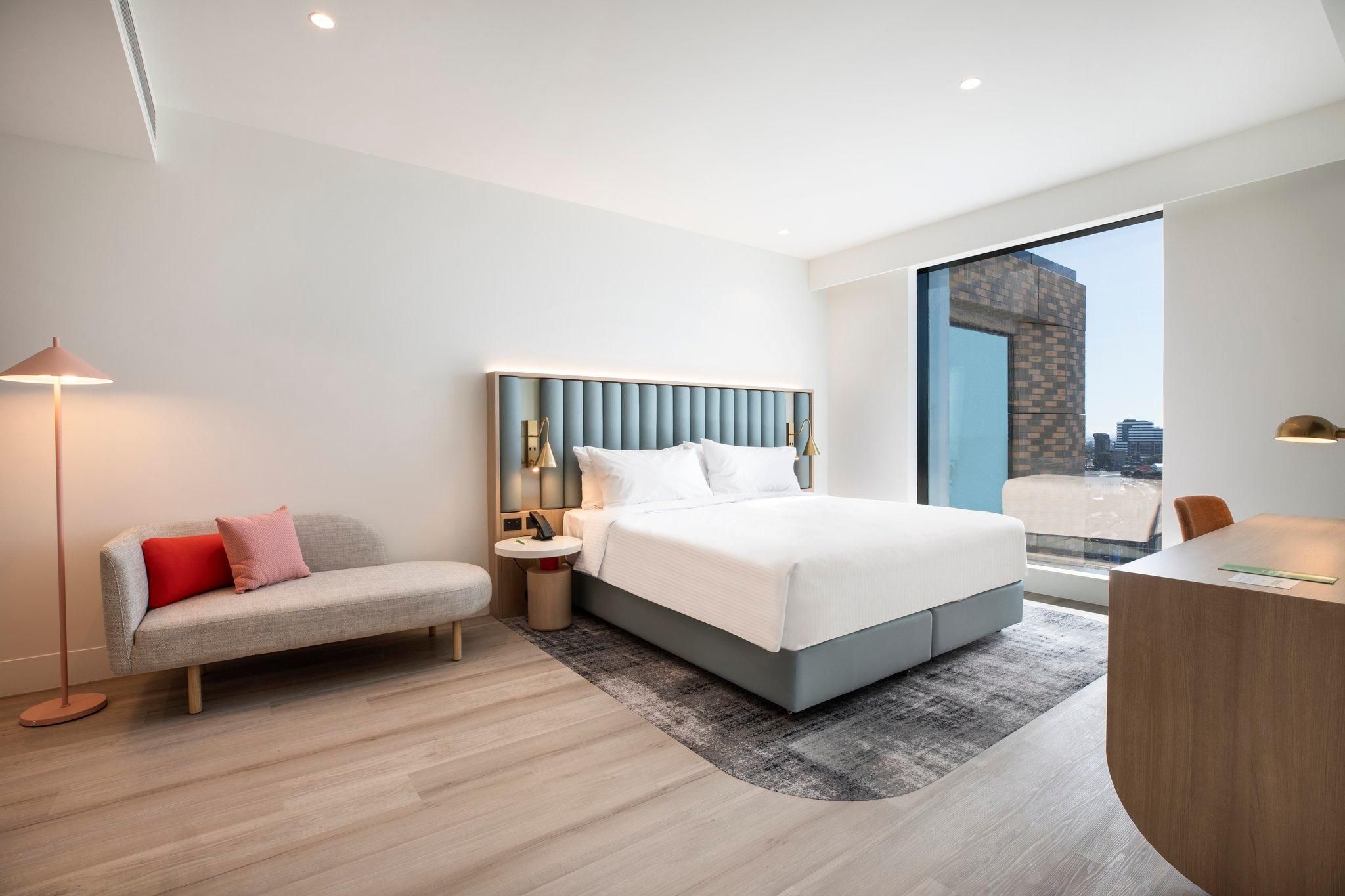 Holiday Inn & Suites Geelong By IHG 1 King Suite Dining Kitchenette