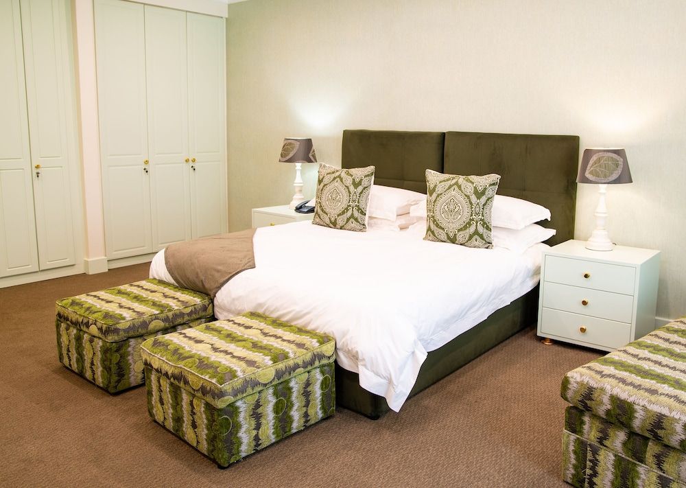 10 2nd Avenue Houghton Estate Luxury Room 7