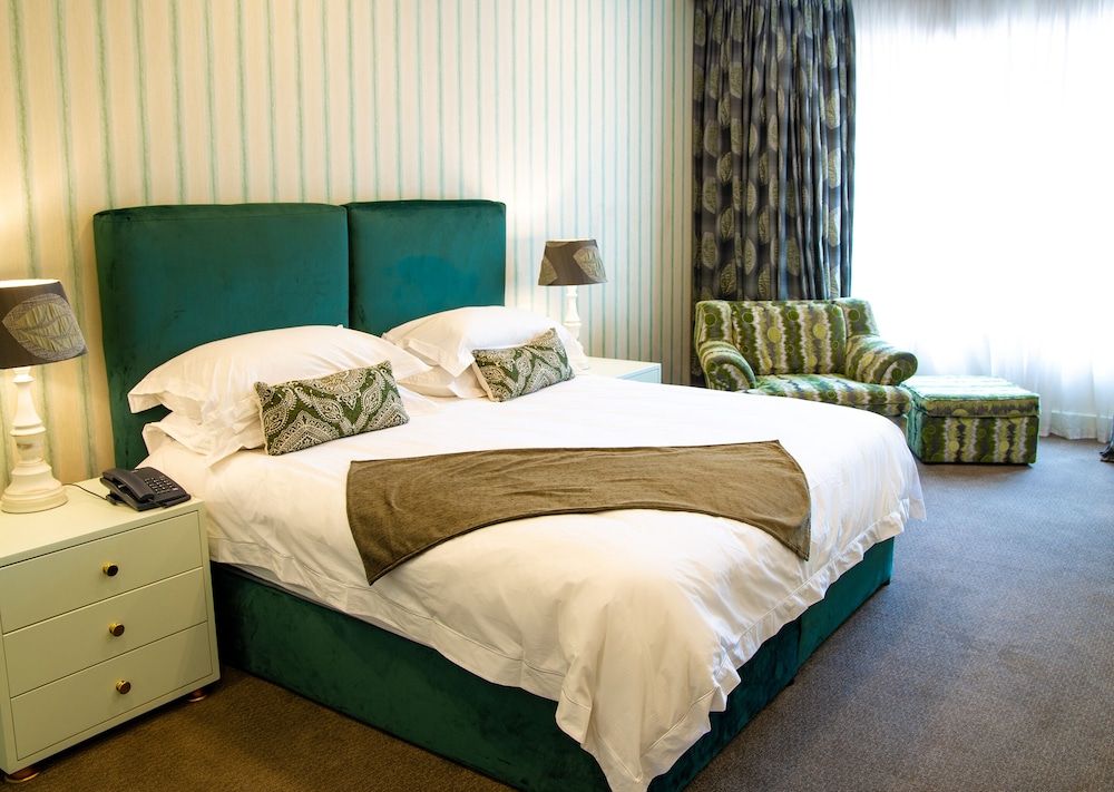 10 2nd Avenue Houghton Estate Luxury Room 6