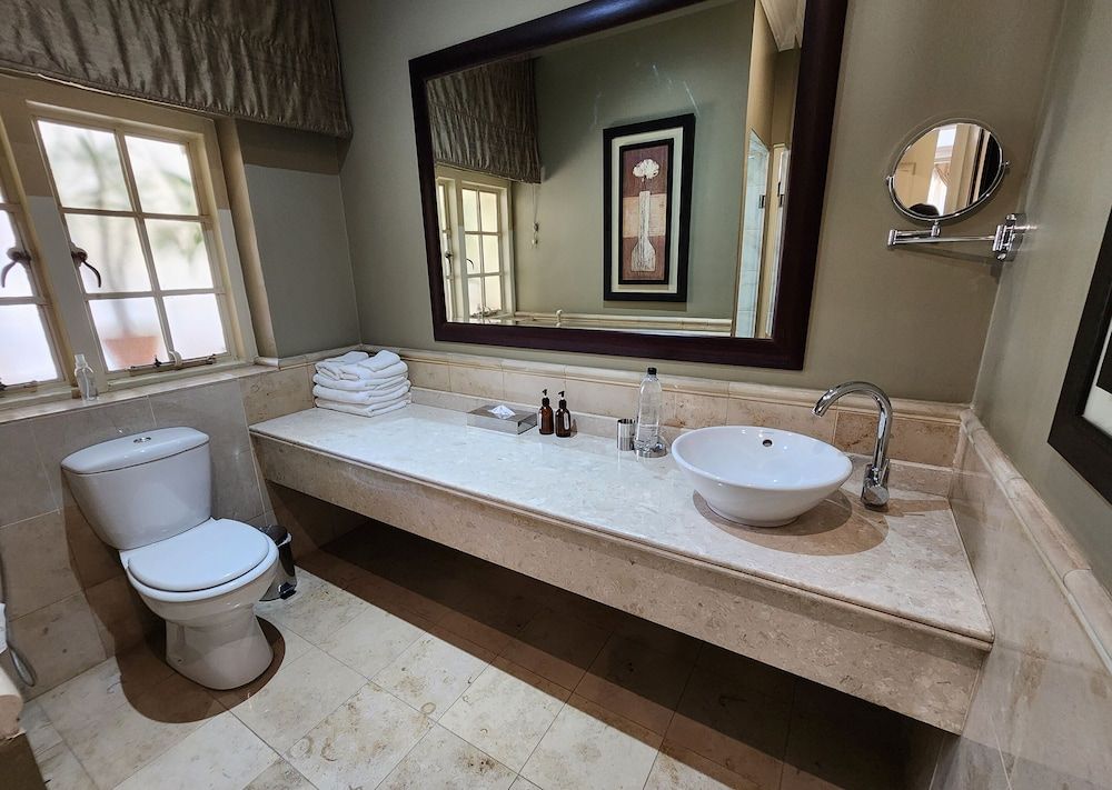 10 2nd Avenue Houghton Estate Luxury Room 10