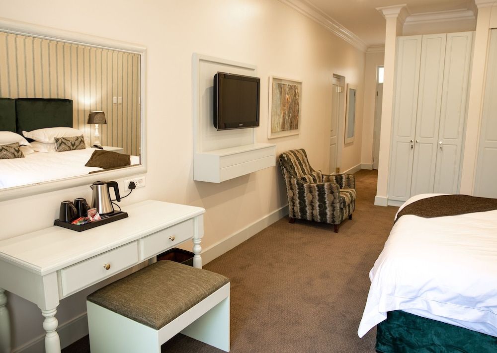 10 2nd Avenue Houghton Estate Luxury Room 14