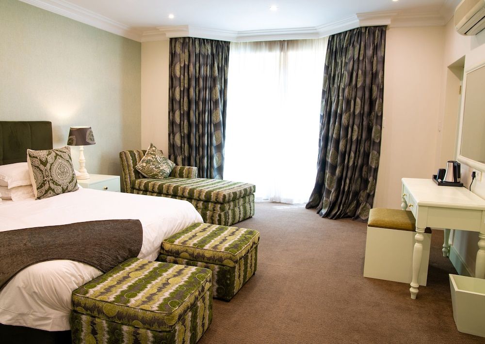 10 2nd Avenue Houghton Estate Luxury Room 3