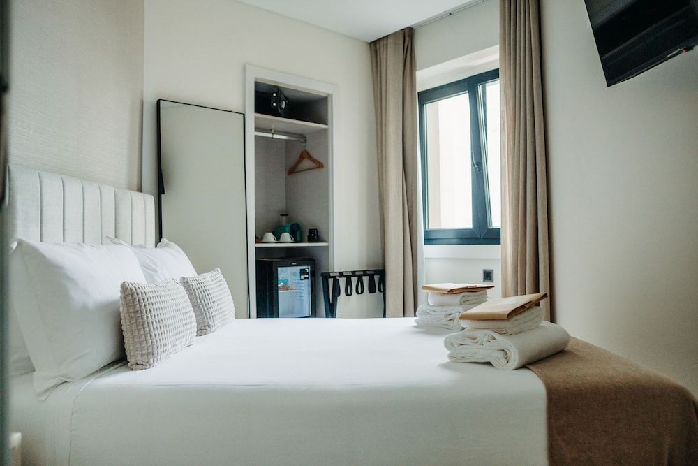 Next Level Premium Hotels Economy Room 10