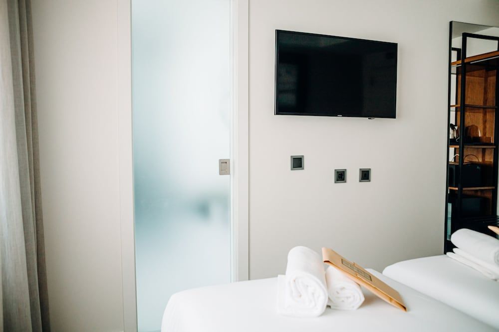 Next Level Premium Hotels Standard Double or Twin Room 9