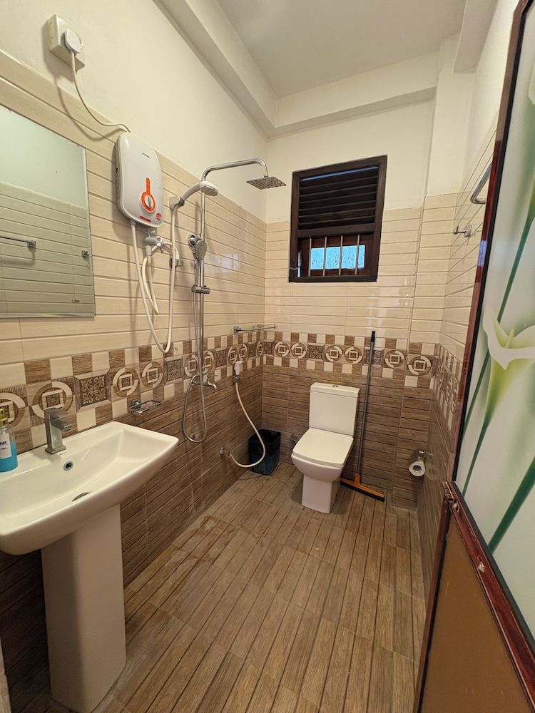 Wake N Flow Standard Double Room 6