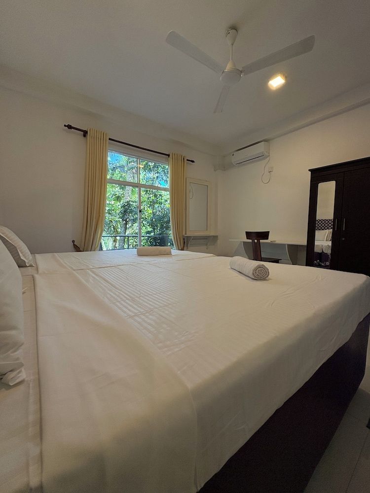 Wake N Flow Deluxe Double Room, Garden View 7