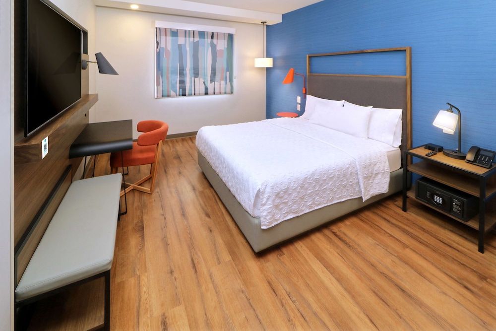 Tru By Hilton Monterrey Fundidora Standard Room, 1 King Bed 2