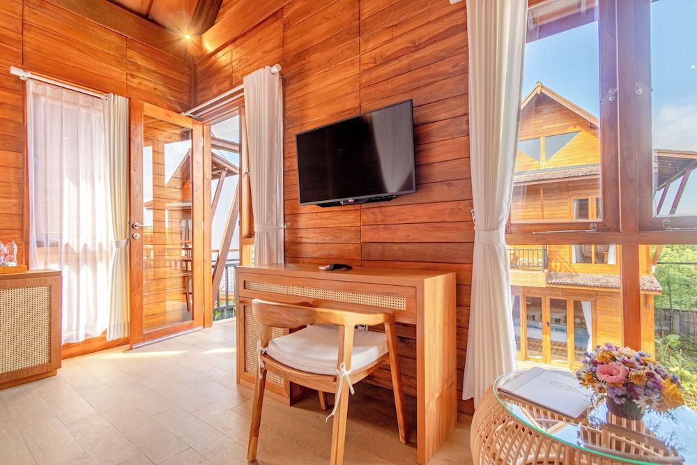 Anartha Resort Jimbaran Deluxe Suite, Balcony, Pool View 5