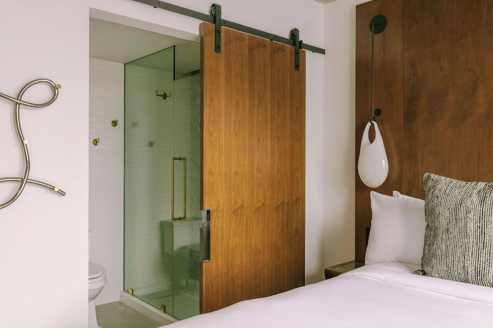 Room, 1 King Bed, City View