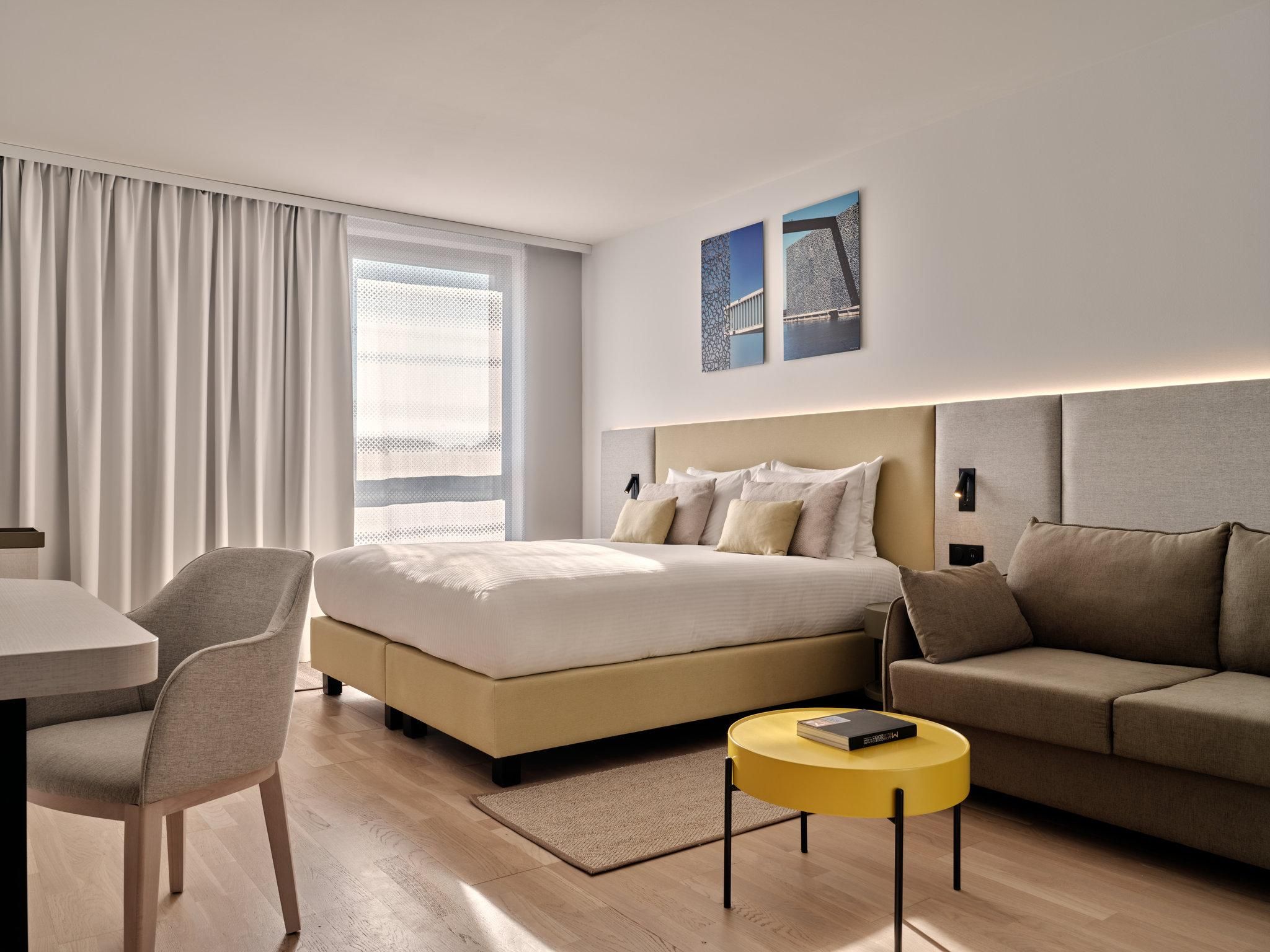 1 King Premium Sofa Bed