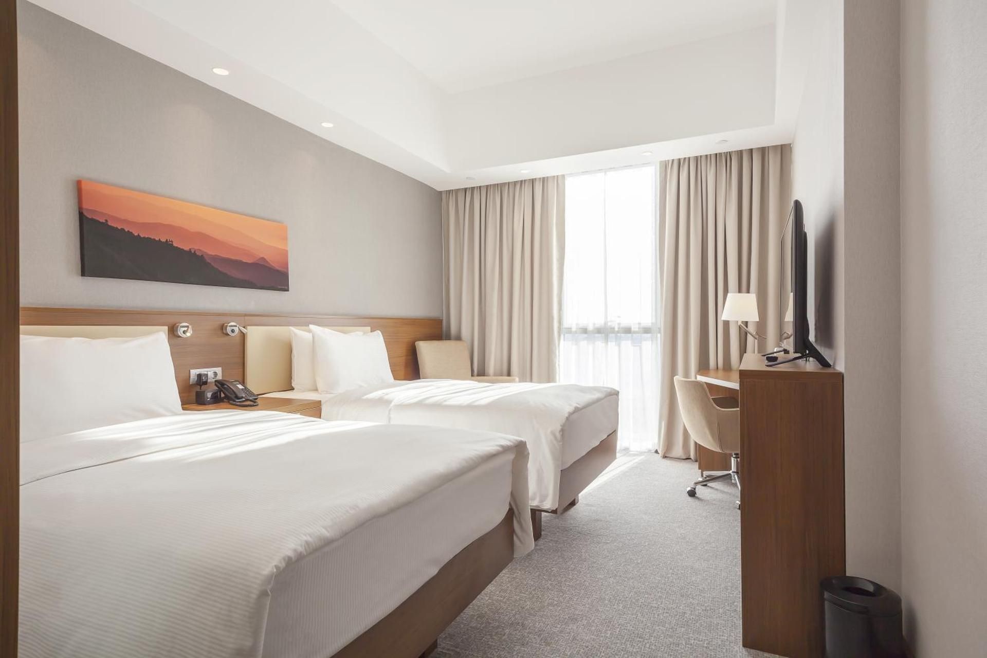 Hampton by Hilton Kocaeli Symbol Twin Room Smoking 2