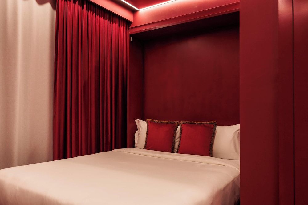 Upon Angels - Adults Only Signature Studio 9