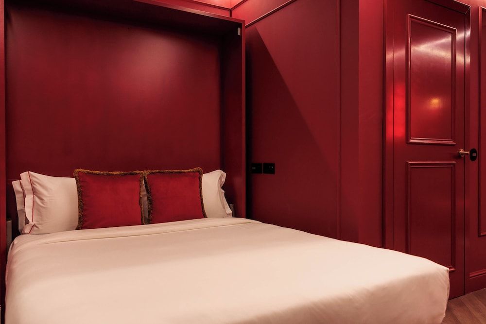 Upon Angels - Adults Only Signature Studio 2