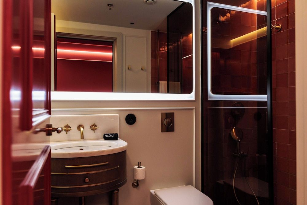 Upon Angels - Adults Only Signature Studio 3