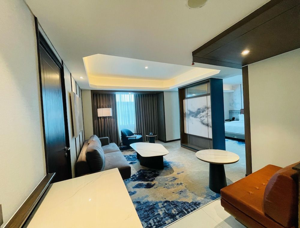 GRAND ANARA AIRPORT HOTEL