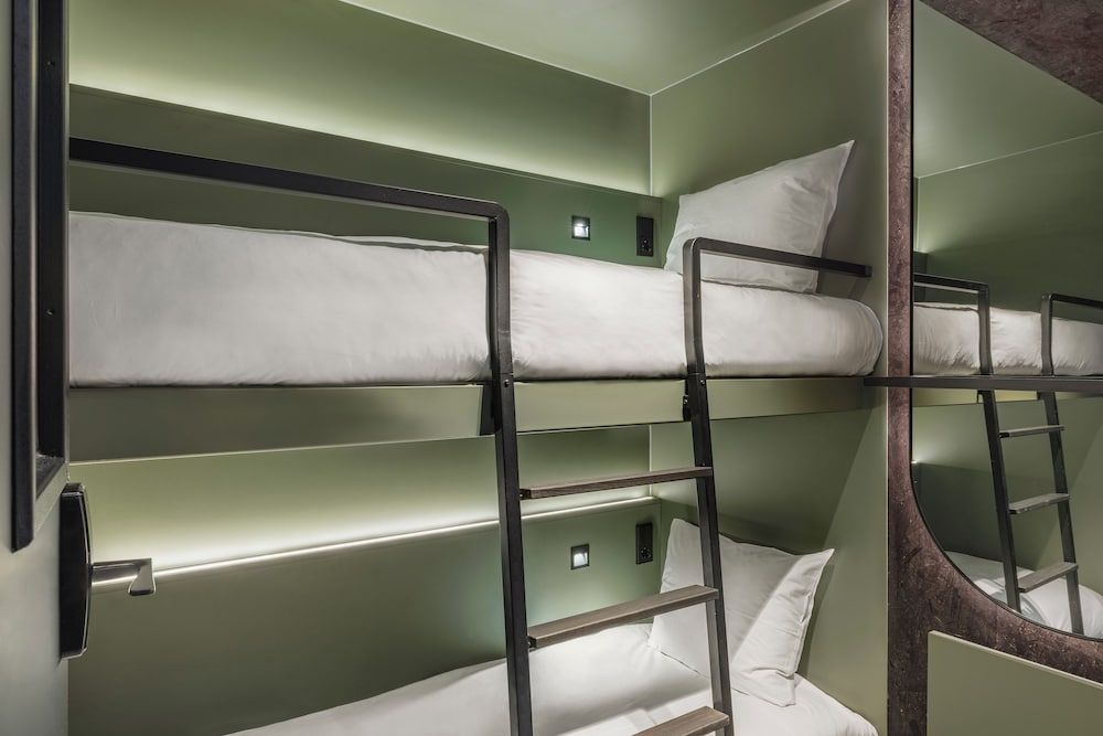 The (s)Quad Pod with shared bathroom