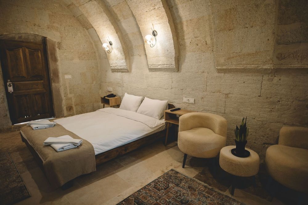 Daphne Cave Hotel Suite 16