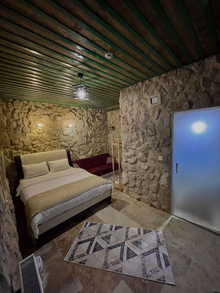 Daphne Cave Hotel Standard Room 14