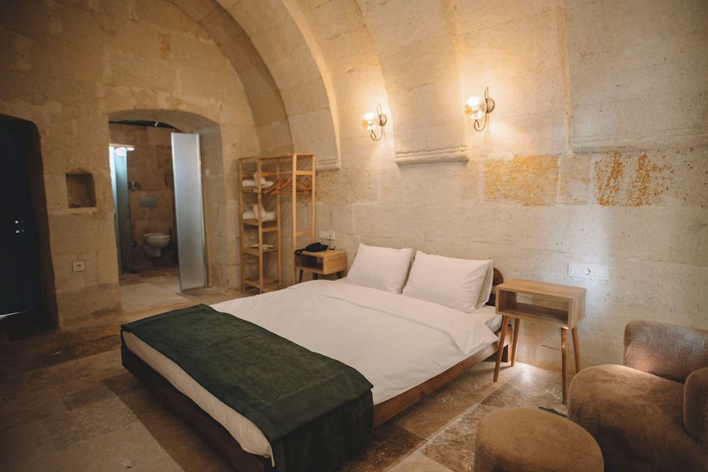 Daphne Cave Hotel Suite 4