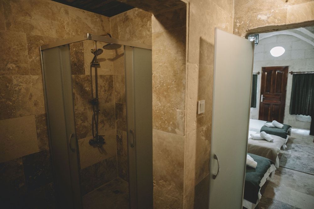 Daphne Cave Hotel Standard Room 6