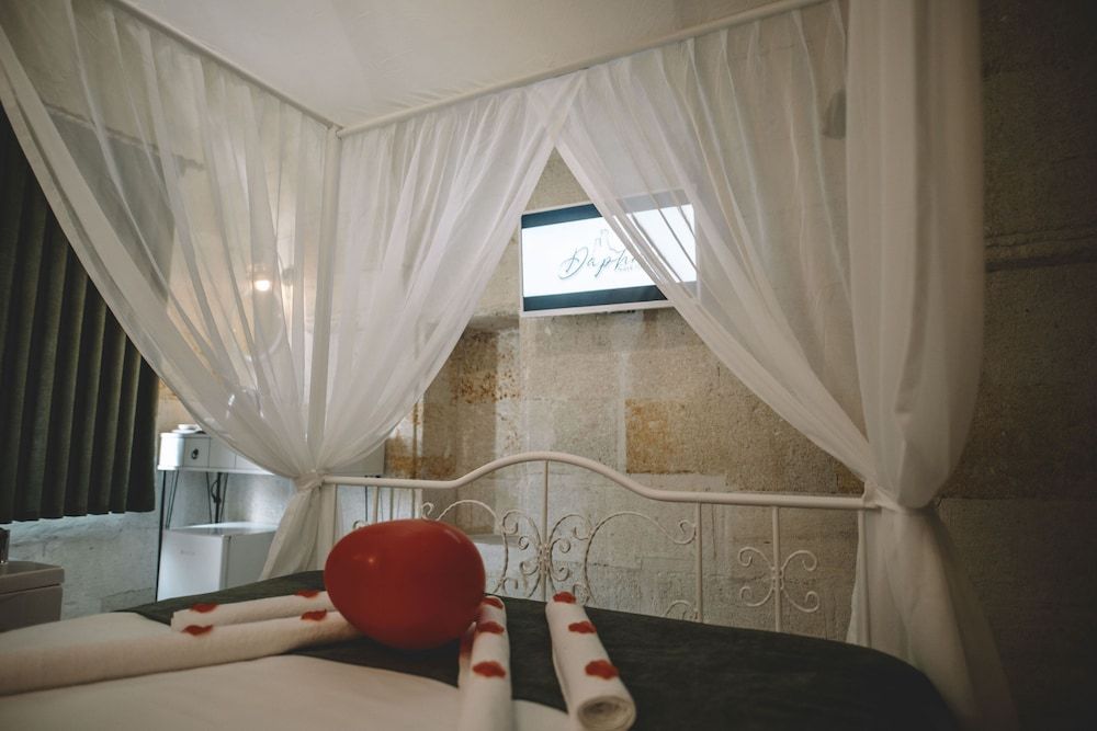 Daphne Cave Hotel Superior Room 14