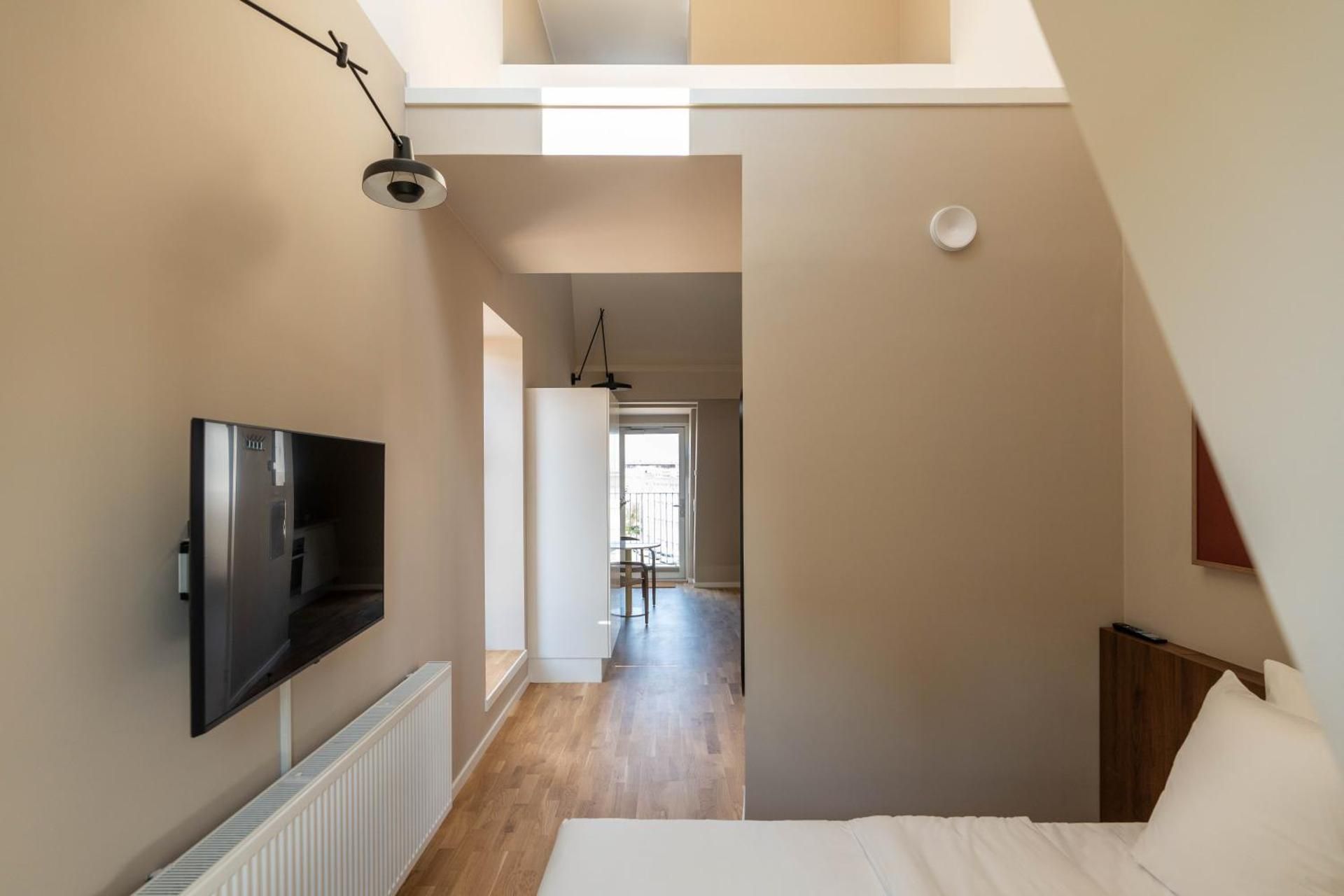 Large Studio with Kitchen and Terrace