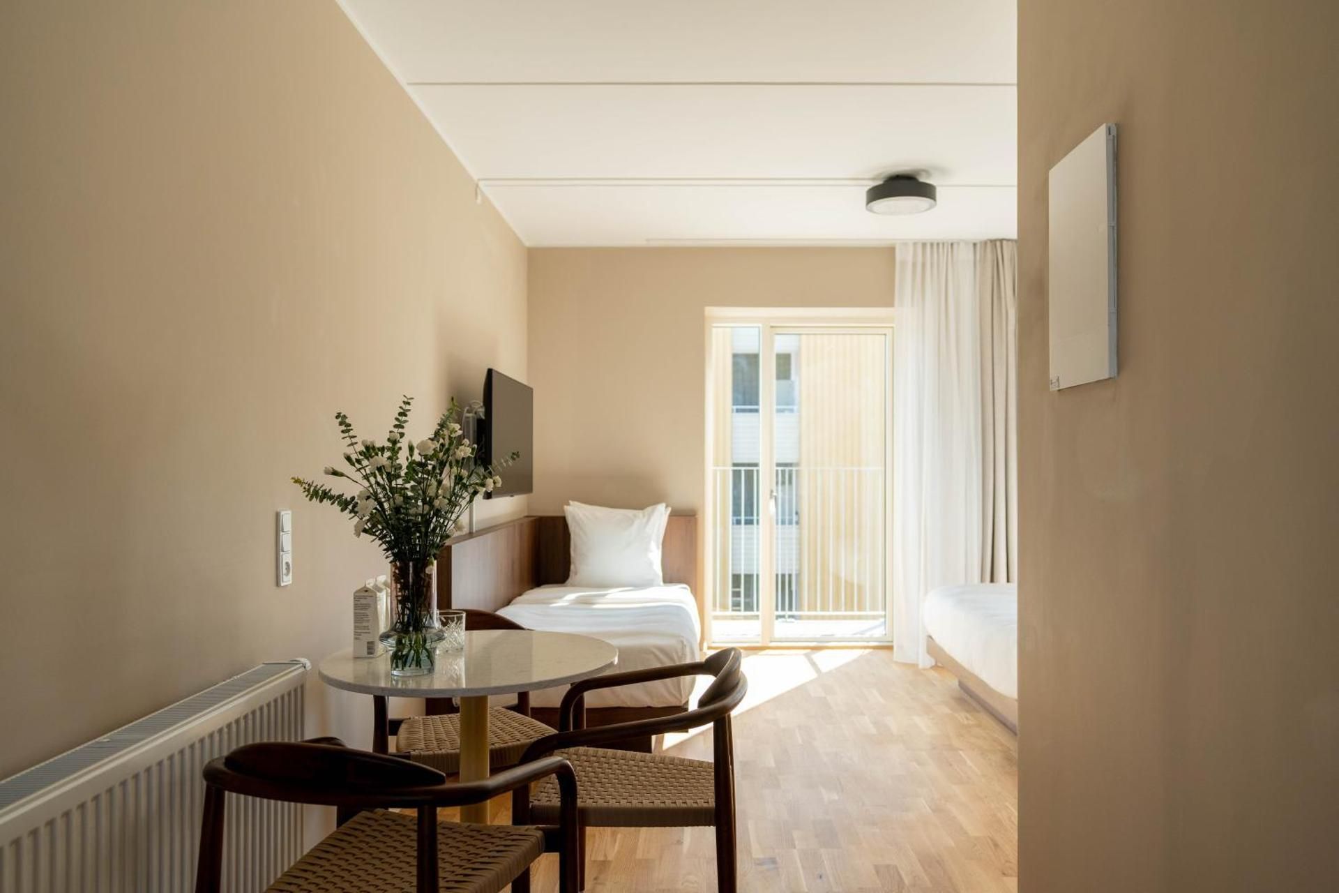 Extra Large Studio with Kitchen, Balcony & Extra Bed - Accessible
