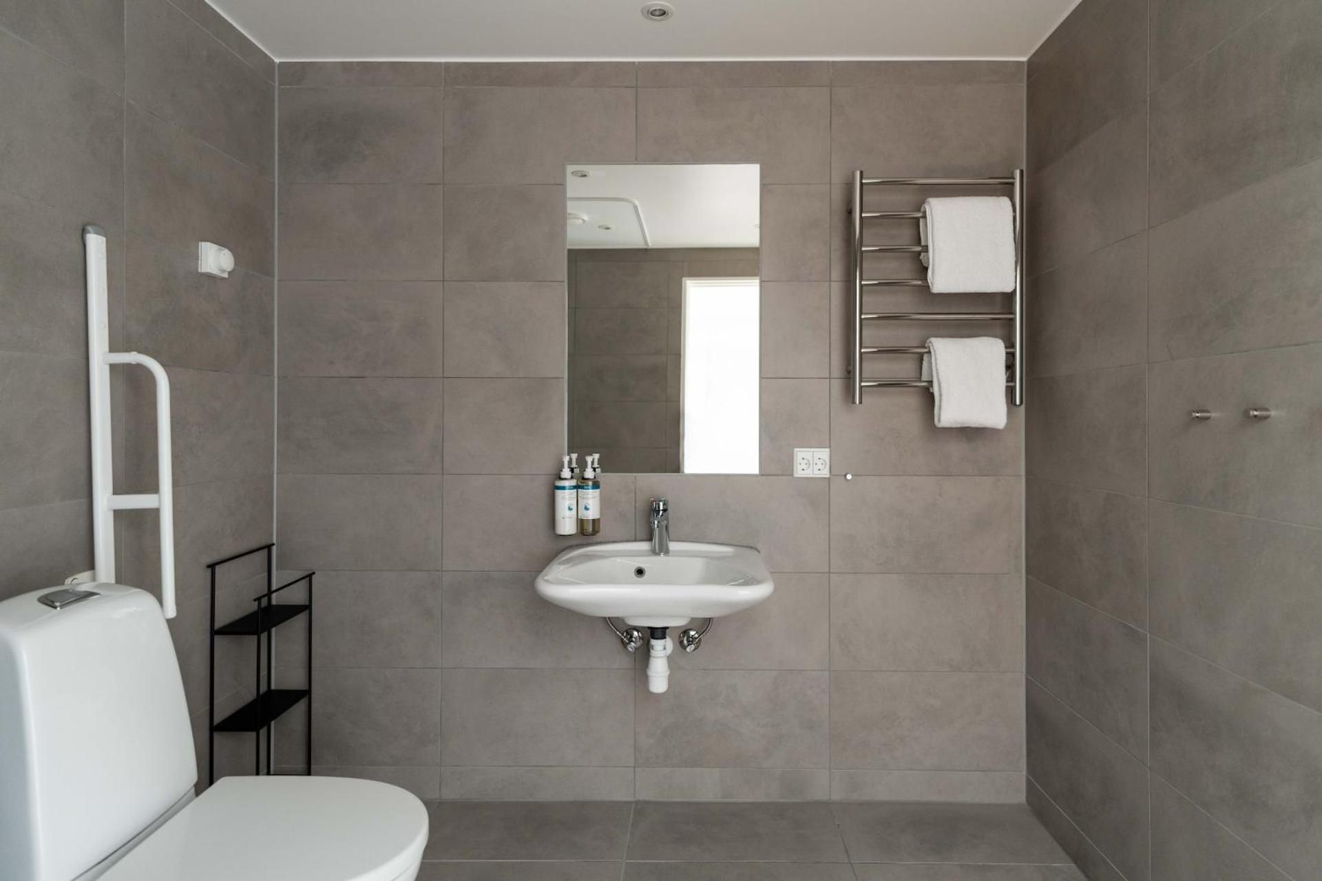 Extra Large Studio with Kitchen, Balcony & Extra Bed - Accessible