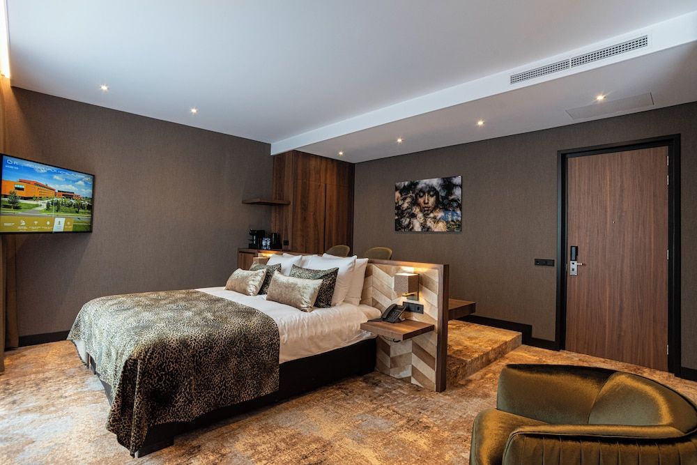Van Der Valk Hotel Almere Sky Suite