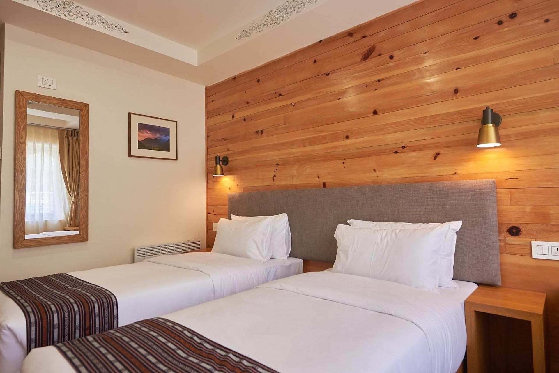 Deluxe Double or Twin Room with Mountain View