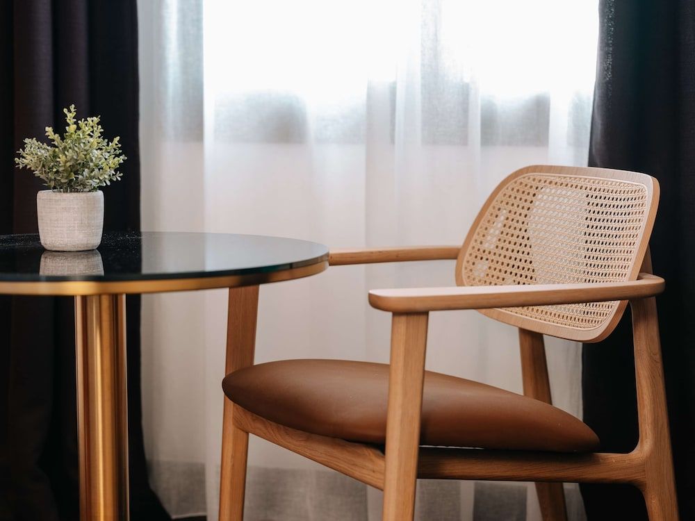 Marty Hotel Bordeaux, Tapestry Collection by Hilton Room, 1 Queen Bed 6