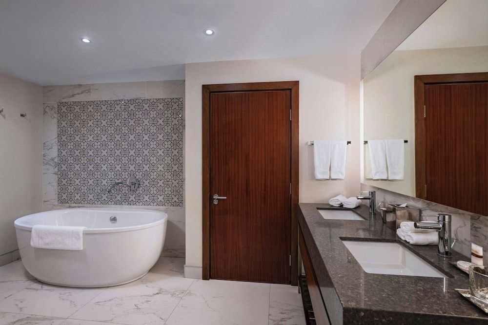 The BRIX, Autograph Collection Royal Suite, 1 King Bed, View (Island) 5