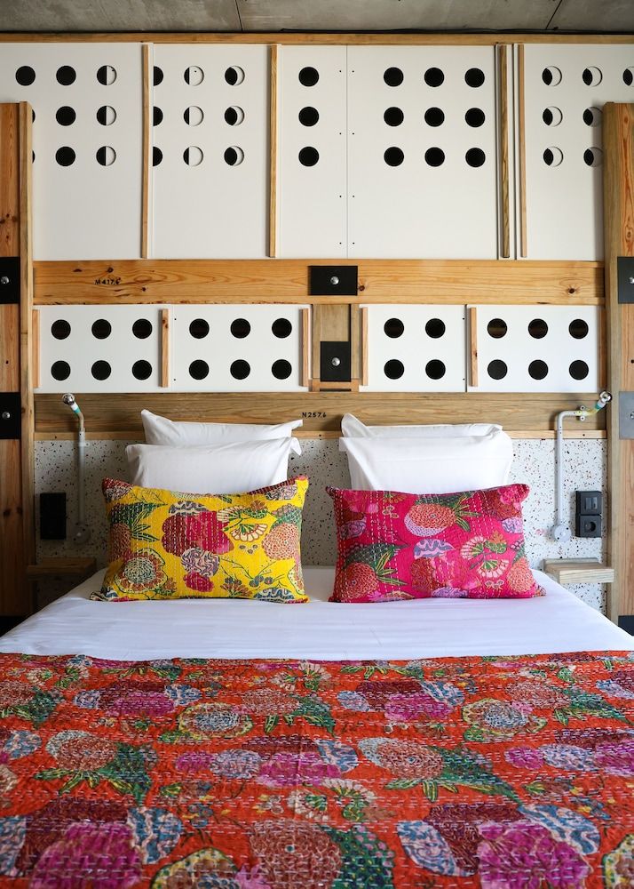 Jam Hotel Lisbon Family Room 4