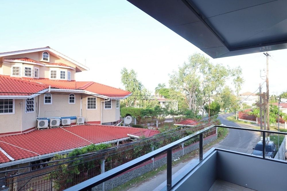 The Bel Air Hotel Family Loft, Balcony, City View 3