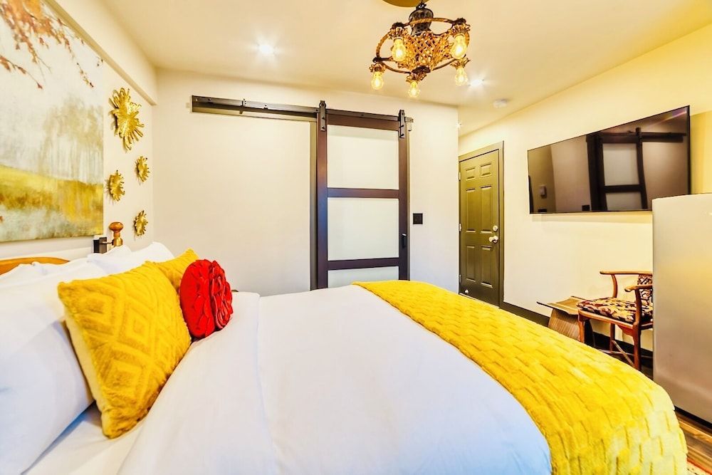 Elite Room, 1 Queen Bed