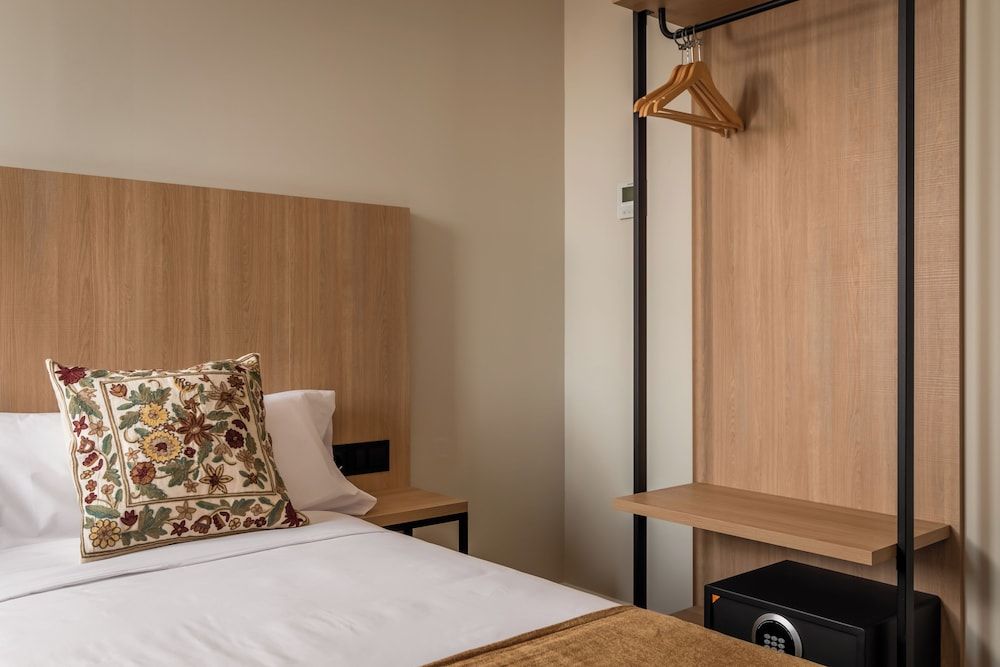 AEROHOTEL BARCELONA AEROPUERTO Classic Single Room, Non Smoking, Courtyard View 5