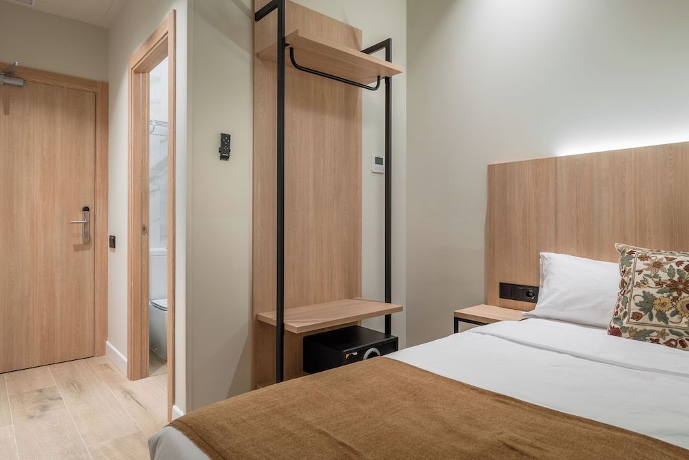 AEROHOTEL BARCELONA AEROPUERTO Classic Single Room, Non Smoking, Courtyard View 2