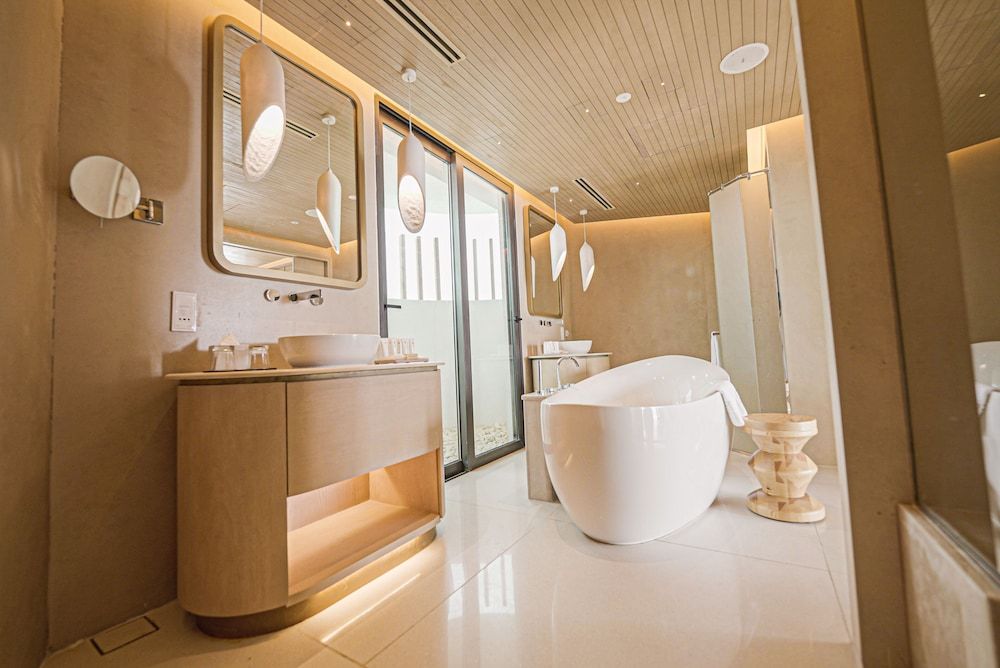 Tawila Island Resort Water Bungalow Suite 4