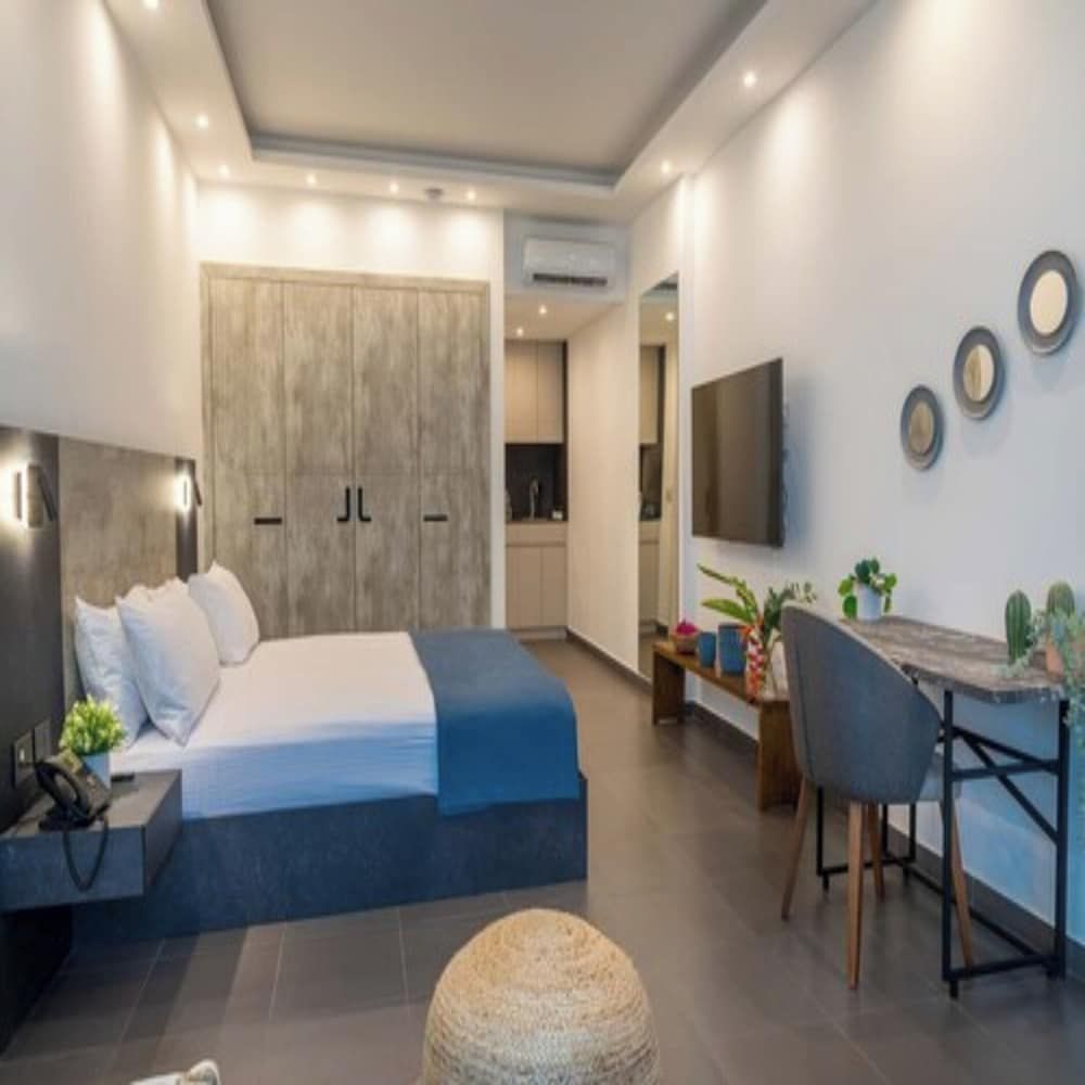 The Lead Hotel Business Studio Suite 6