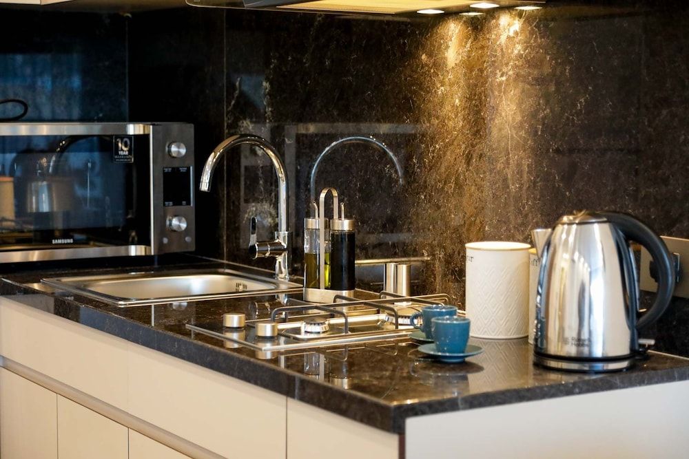 The Lead Hotel Executive Suite 6