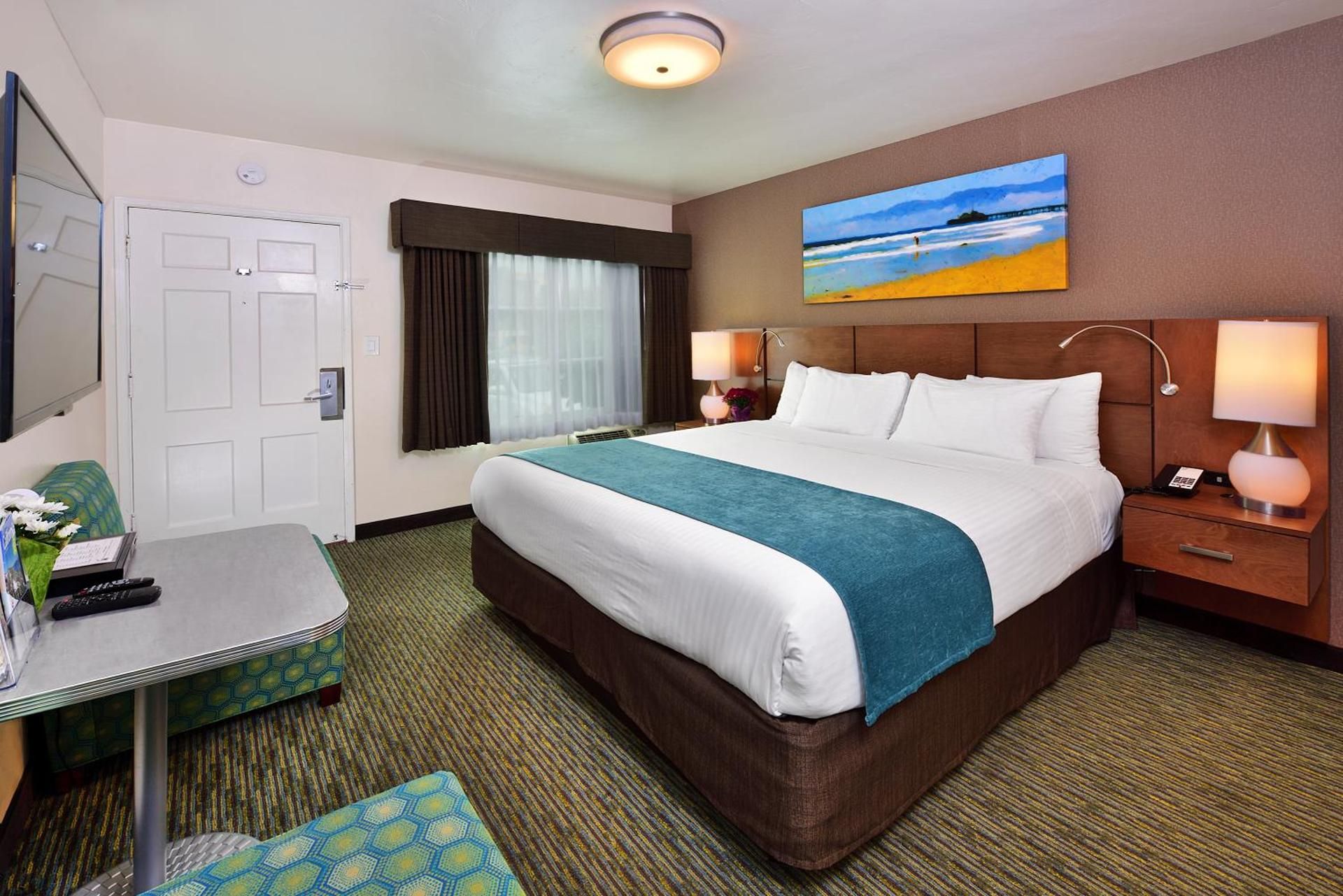Petite King Room