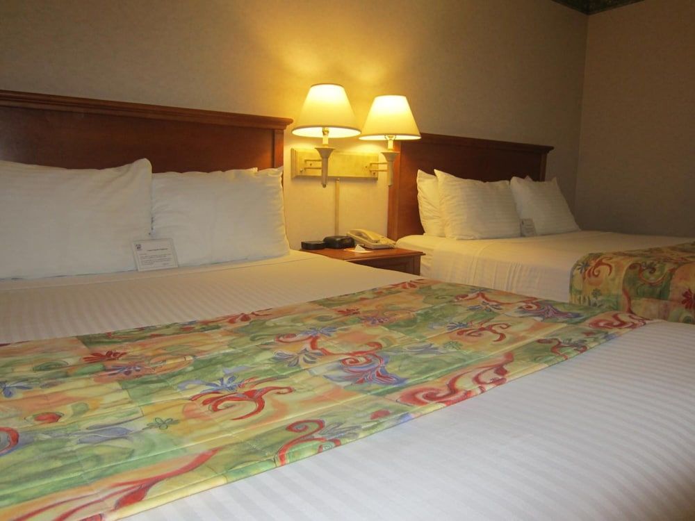 Deluxe Room, 2 Queen Beds, Kitchenette