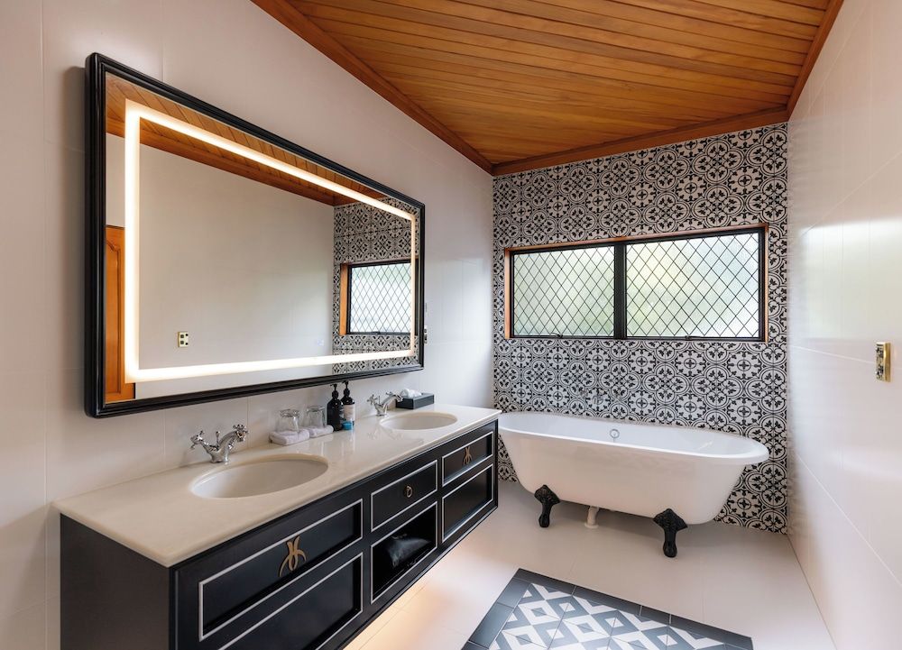 Hana Lodge Lodge Suite 7