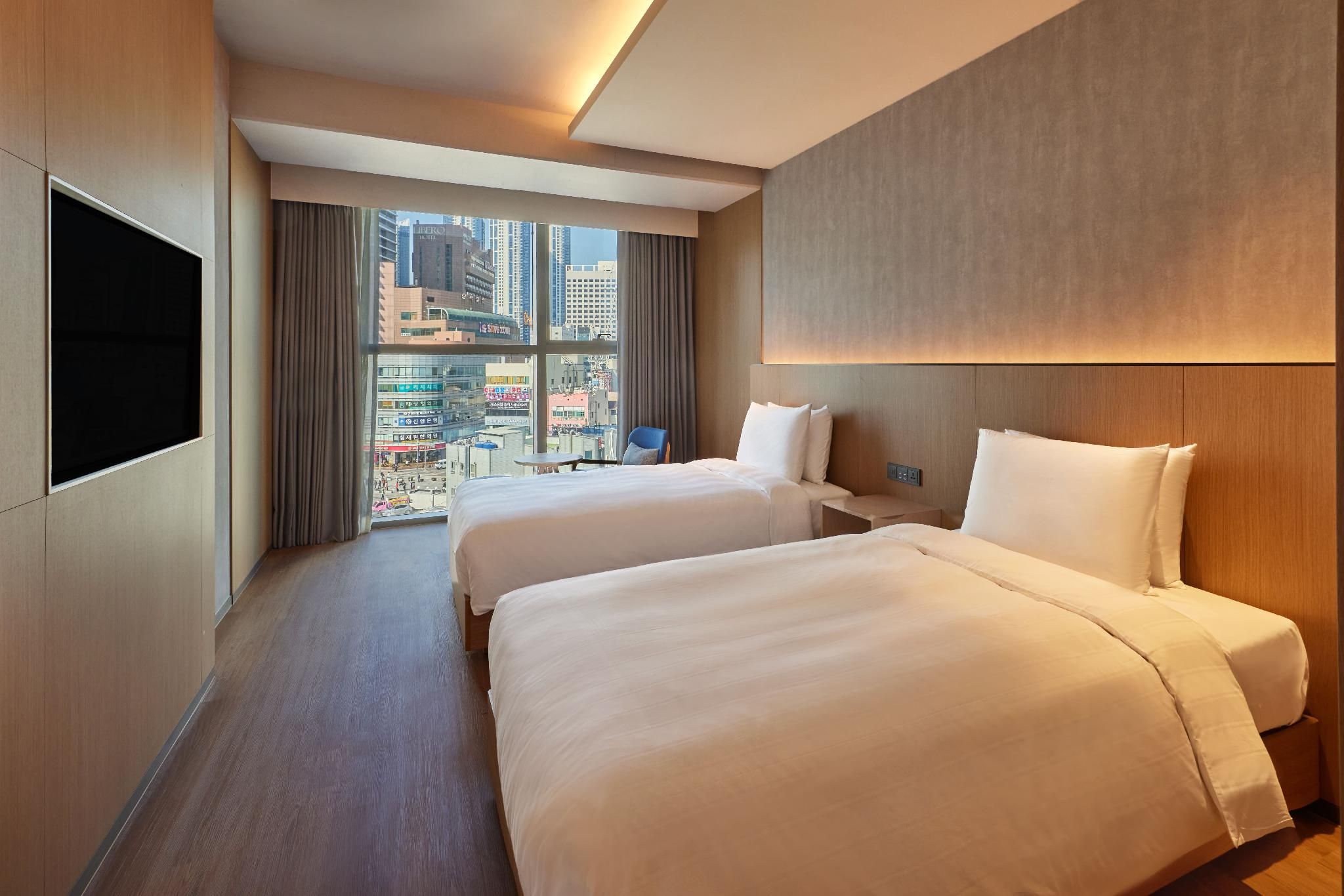 L7 HAEUNDAE by LOTTE HOTELS Standard Town View Twin Room 4F-9F