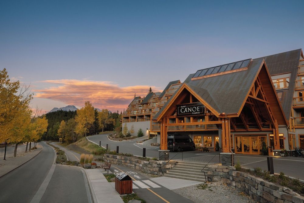 Hotel Canoe and Suites