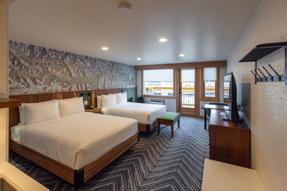 Hotel Canoe and Suites Superior Room, 2 Queen Beds, Accessible