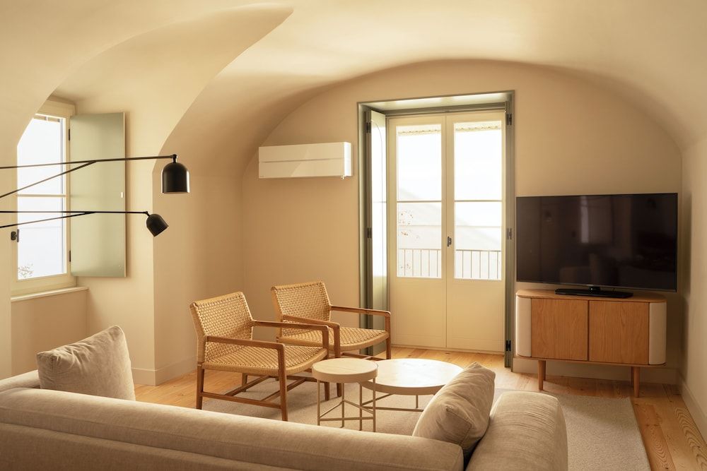 The Verse Superior Apartment, Balcony 6