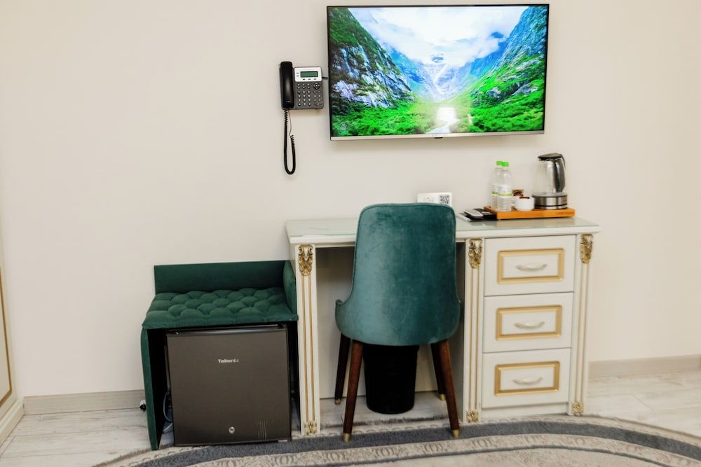 Gur Emir Palace Standard Twin Room 6